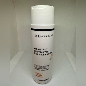 Vitamin C Enzymatic Gel Cleanser - White